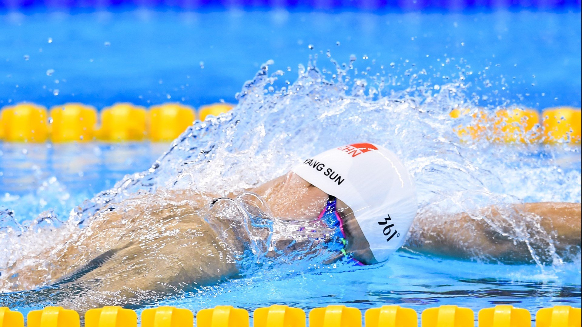 独行侠硬仗取胜雄鹿，乔治成为关键先生