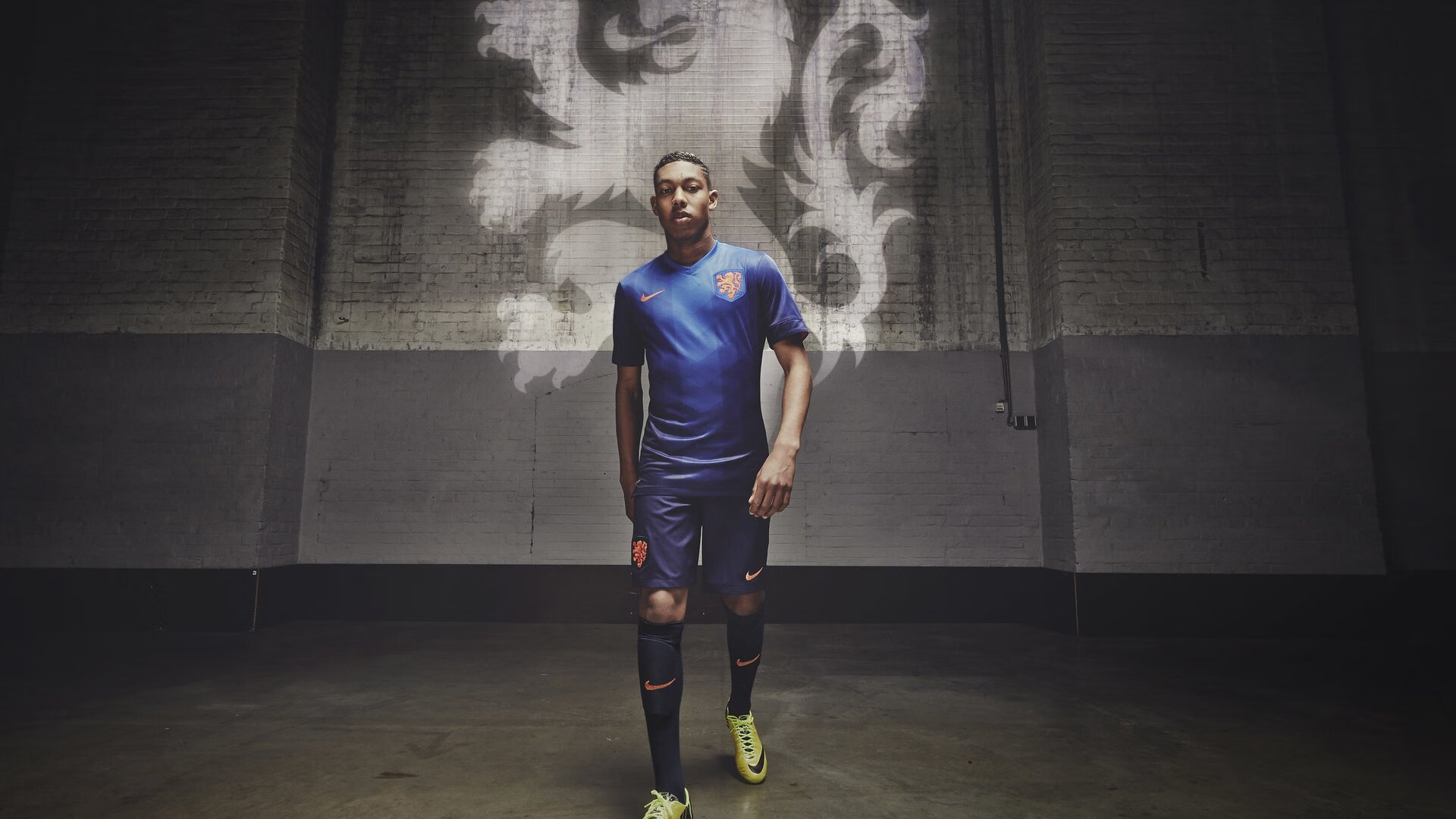 德里赫特，切尔西战术棋盘上，那个移动的王