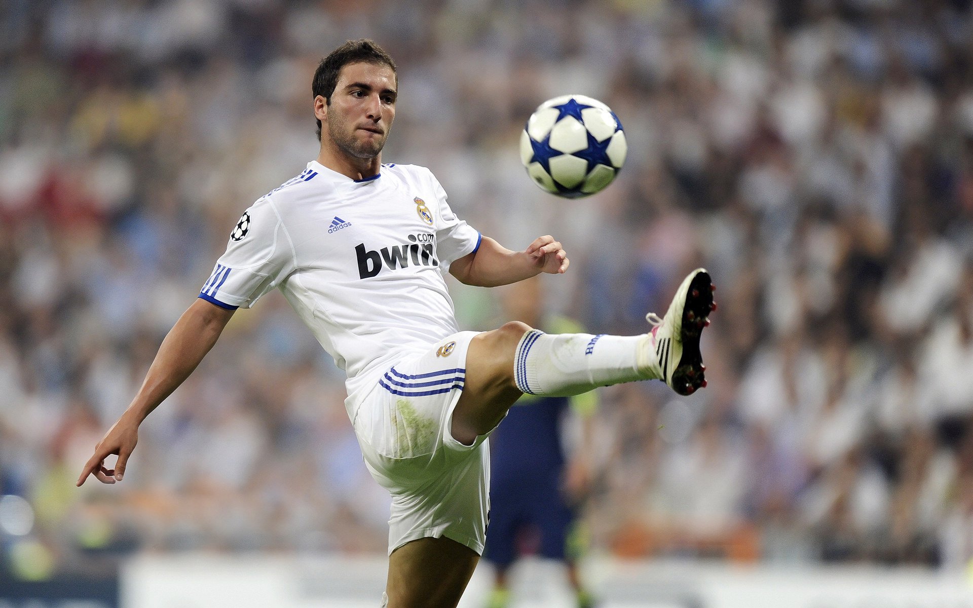 掘金对阵魔术,詹姆斯全场最佳无争议